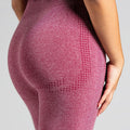 Soft Flow Yoga Leggings in Mauve; nahtlose High Waist Sport-Leggings mit Mesh-Details für Yoga, Pilates und low-impact Training.