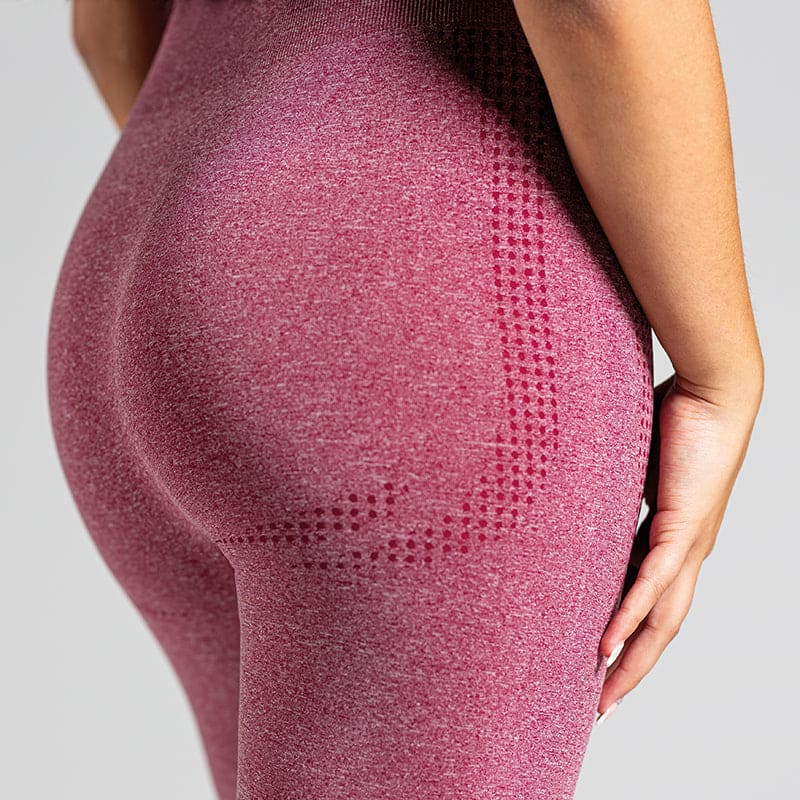 Soft Flow Yoga Leggings in Mauve; nahtlose High Waist Sport-Leggings mit Mesh-Details für Yoga, Pilates und low-impact Training.