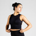 Open Back Workout Bra in Schwarz; nahtloser Sport BH mit offenem Rücken für Damen, ideal für Yoga, Pilates und low-impact Training