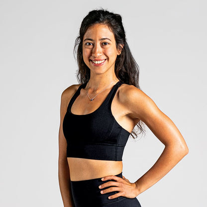 Essential Training Bra in Schwarz (Black); funktionaler Sport-BH mit Two-Strap Cross-Back Design für optimalen Halt beim Fitness-Training.