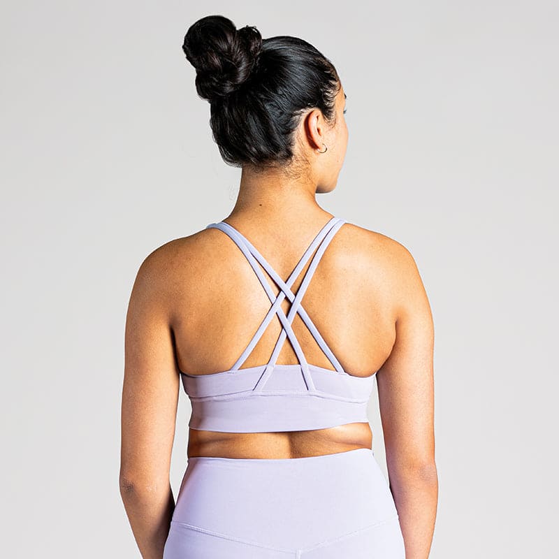 Performance Workout Sports Bra in Lavendel (Lavender Dew); funktionaler Sport-BH mit two-strap cross-back Design am Rücken für starken Halt und maximale Bewegungsfreiheit beim Fitness und Cardio-Training.