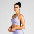 Performance Workout Sports Bra in Lavendel (Lavender Dew); funktionaler Sport-BH mit two-strap cross-back Design am Rücken für starken Halt und maximale Bewegungsfreiheit beim Fitness und Cardio-Training.