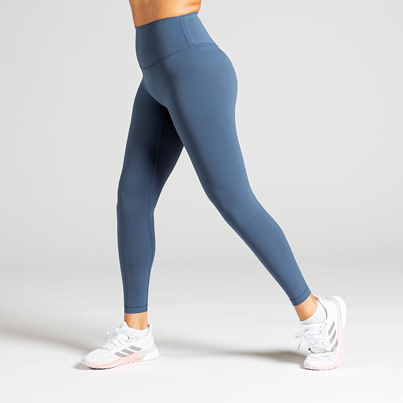 Performance Workout Leggings in Dunkelblau (dark blue); blickdichte High Waist Fitness-Leggings mit breitem Komfortbund für maximalen Halt beim Gym-Training.