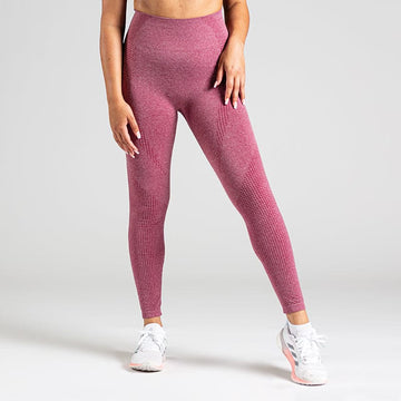 Soft Flow Yoga Leggings in Mauve; nahtlose High Waist Sport-Leggings mit Mesh-Details für Yoga, Pilates und low-impact Training.
